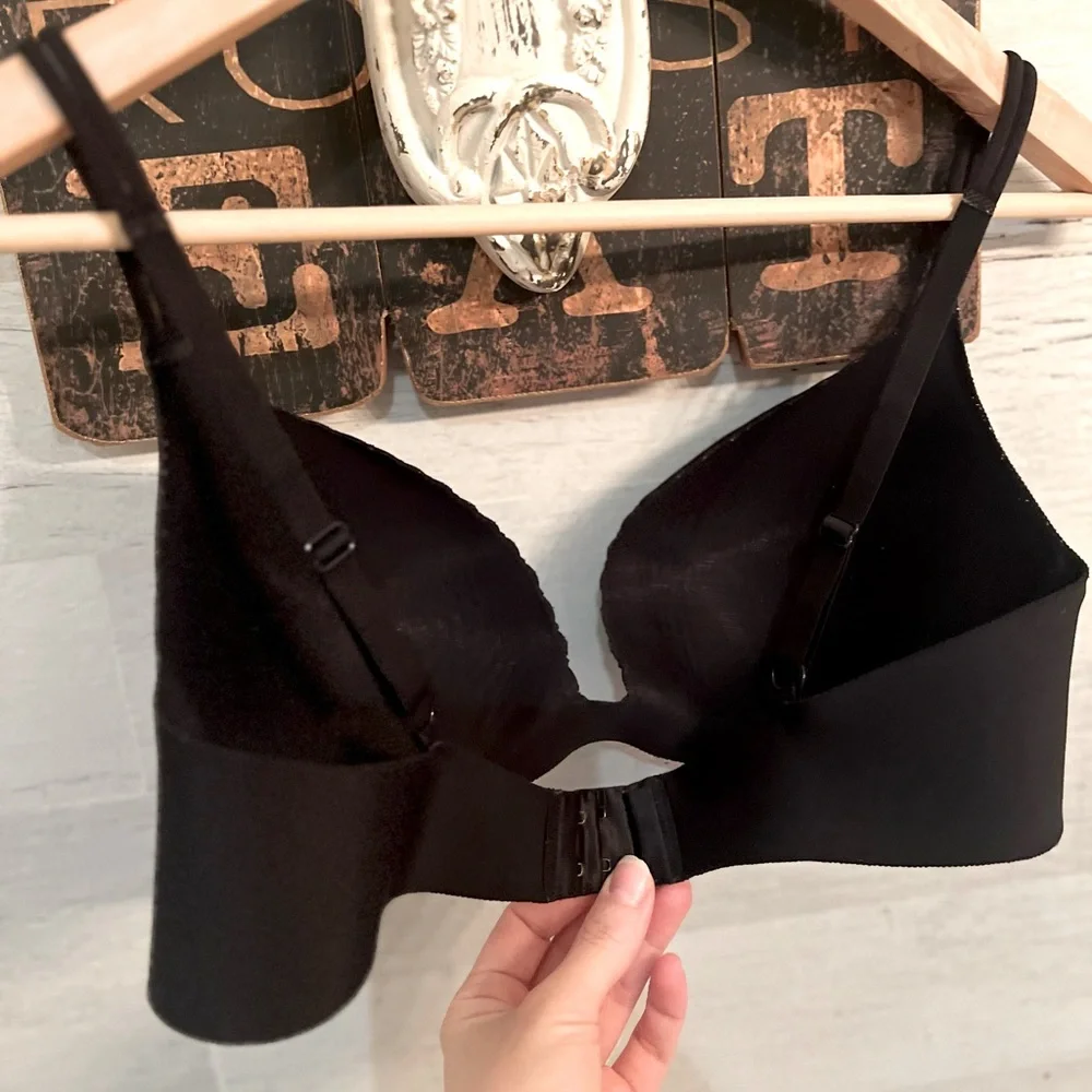 Angels Secret Embrace Bra by Victoria's Secret - Picture 2 of 5